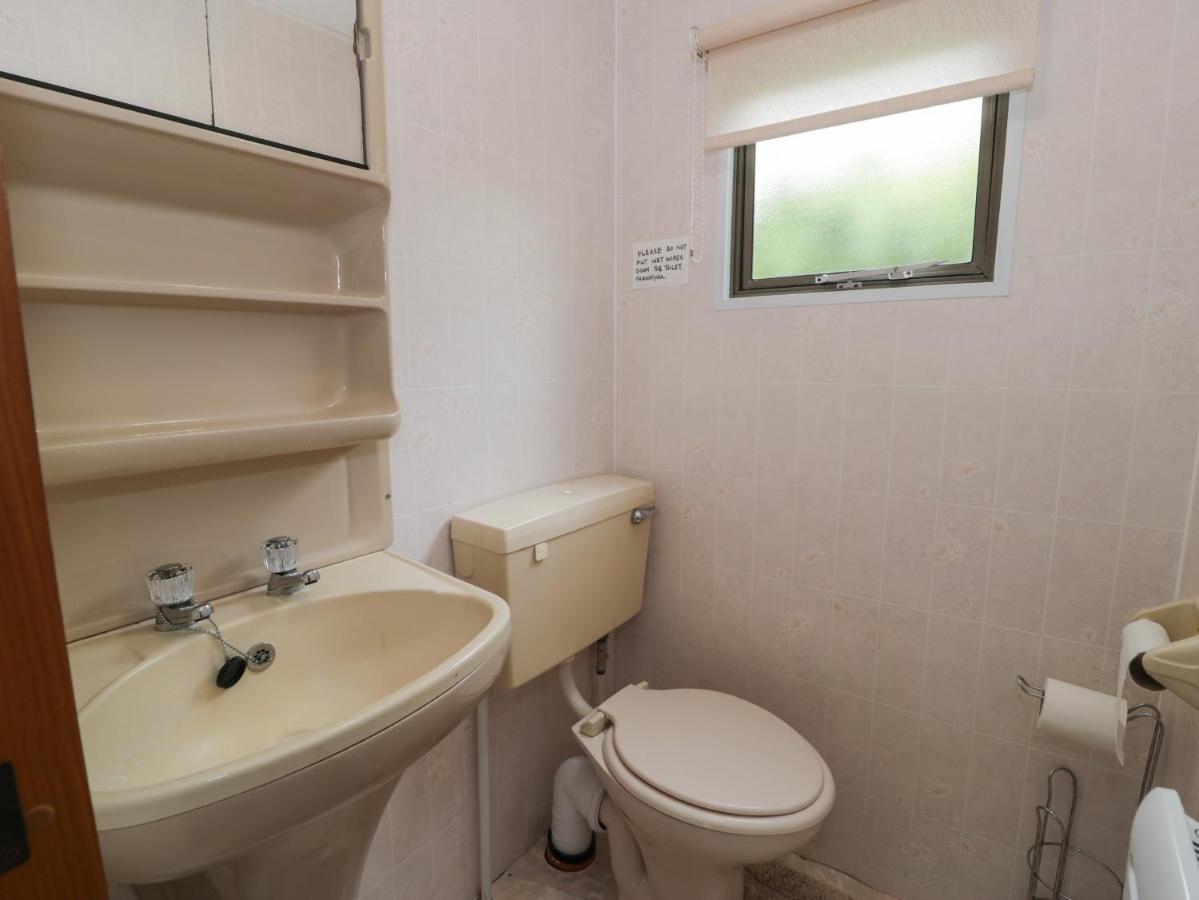 Fron Dderw Caravan Holyhead Extérieur photo